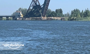 CB's Pontoon Boat Rentals boat rental operation on Discovery Bay, CA 2