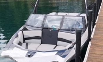 Joyride Boat Rental boat rental operation on  Tahoe Vista, CA 7