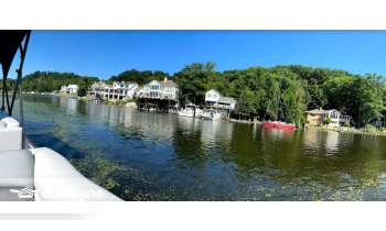 Makin' Waves Boat Rentals boat rental operation on Saugatuck, MI 2