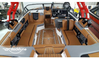 Luxury Wake Boat Rentals - Phoenix Valley Lake boat rental operation on  Mesa, AZ 2