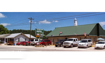 Waters Edge Motel boat rental operation on Gravois Mills, MO 4