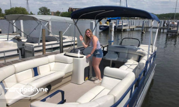 Blue Water Boat Rentals - St. Joe boat rental operation on St Joseph, MI 3
