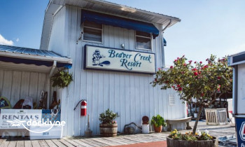 Safe Harbor’s Beaver Creek Marina boat rental operation on Monticello, KY 1