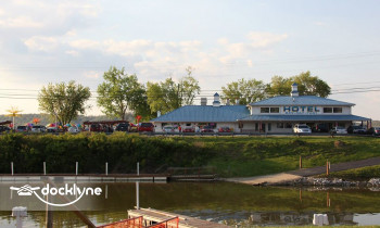 Smugglers Cove Marina boat rental operation on Warsaw, KY 6