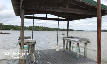 Whispering Oaks on Kentucky Lake boat rental operation on Benton, KY 7