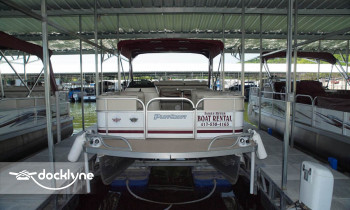 Cape Fair Marina boat rental operation on Cape Fair, MO 6