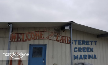 Sterett Creek Marina boat rental operation on Warsaw, MO 4