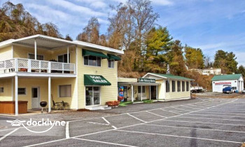 Lake Hickory Marina and Boat Rental boat rental operation on Hickory, NC 1