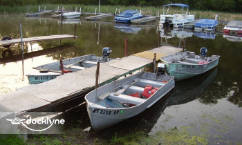 Sandy's Oak Orchard Marina boat rental operation on Waterport, NY 4