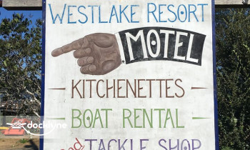 Westlake Resort boat rental operation on Westlake, OR 1